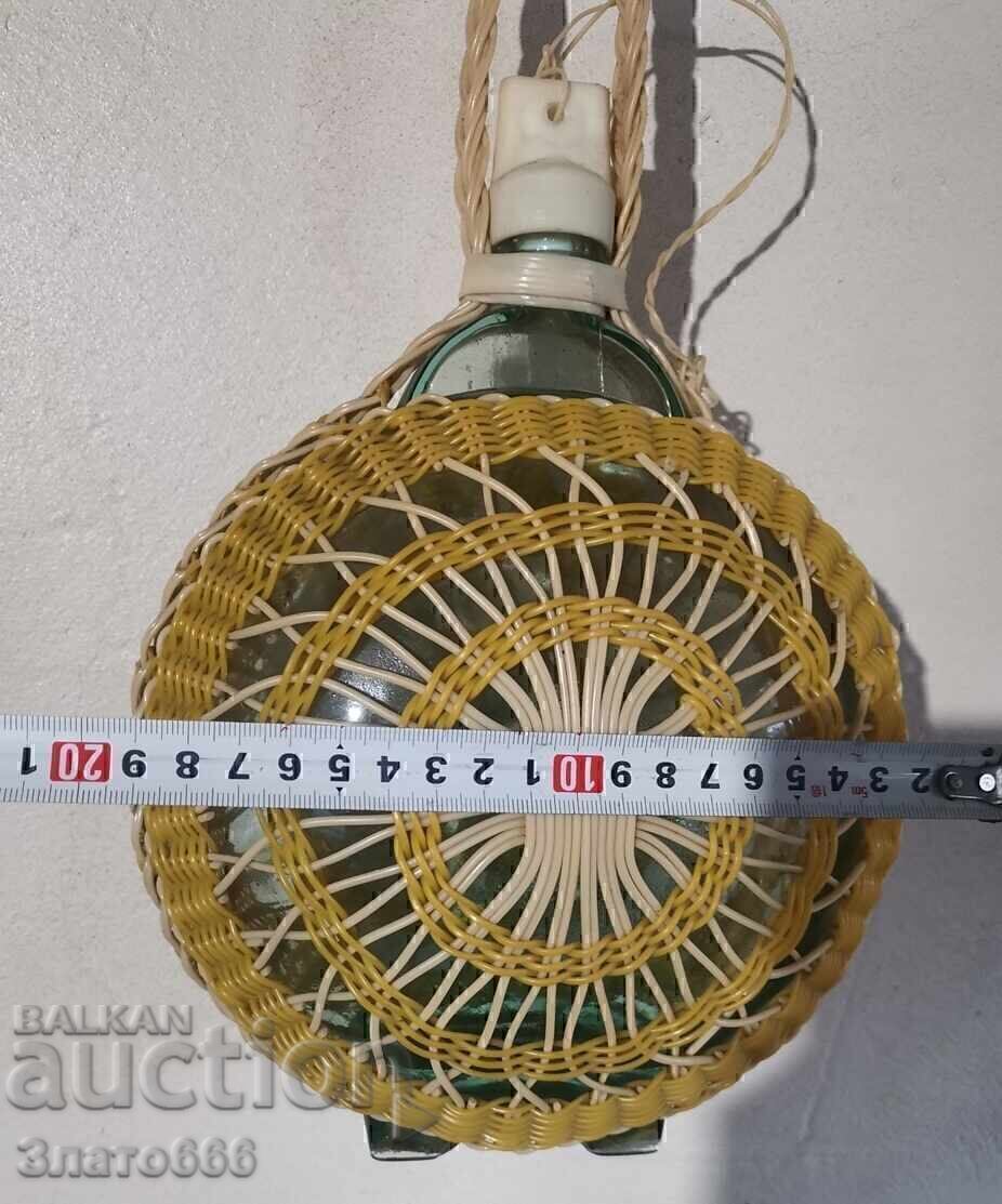 Sticlă veche de rachiu cu preț € 15.00 | 29.34 BGN Sticlă veche de rachiu cu preț € 15.00 | 29.34 BGN