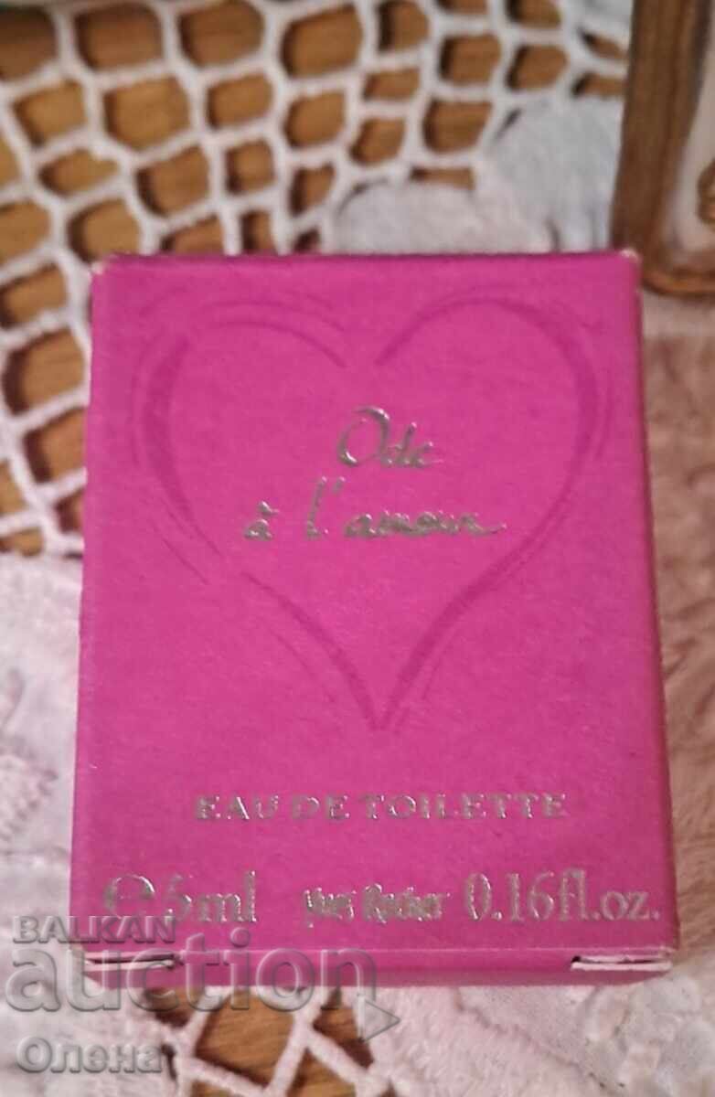Παράδοση Παρτίδα vintage αρωμάτων Yves Rocher