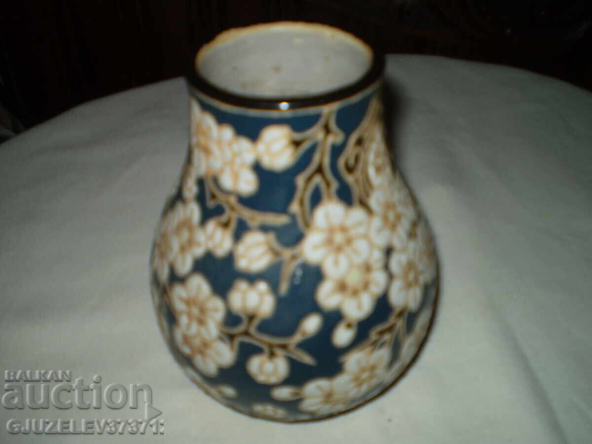 Δημοπρασία Βίντατζ βάζο ασιατικού στυλ με μπλε φόντο και floral μοτίβα