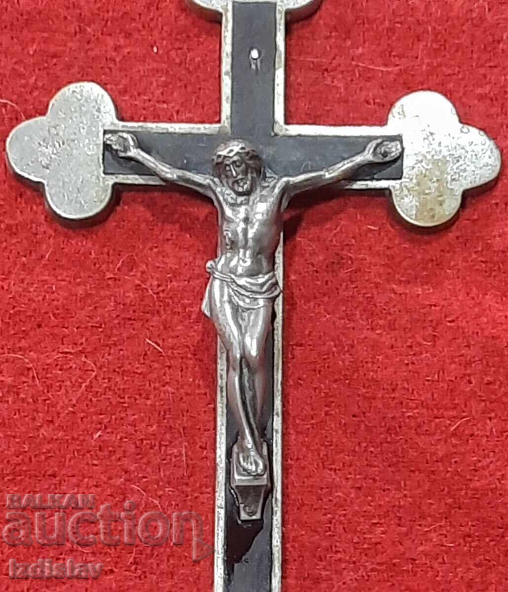 Livrarea Cruce pectorală veche a unui preot de campanie austro-ungar