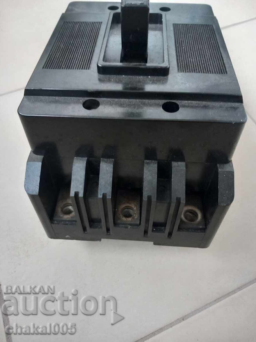 Circuit breaker with price € 90.00 | 176.02 BGN