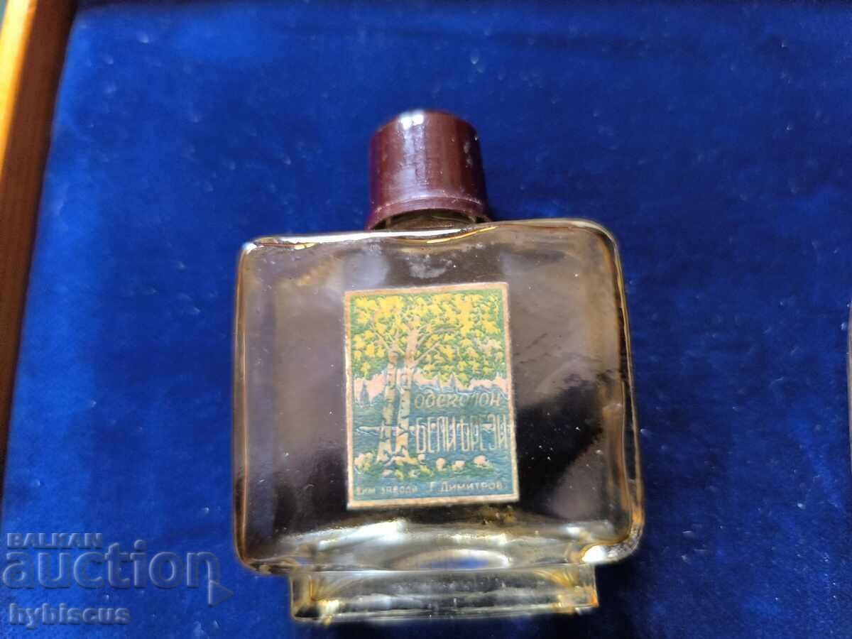 Παρτίδα από 3 παλιά σοσιαλιστικά μπουκάλια κολόνιας με ετικέτες με τιμή € 15.00 | 29.34 BGN