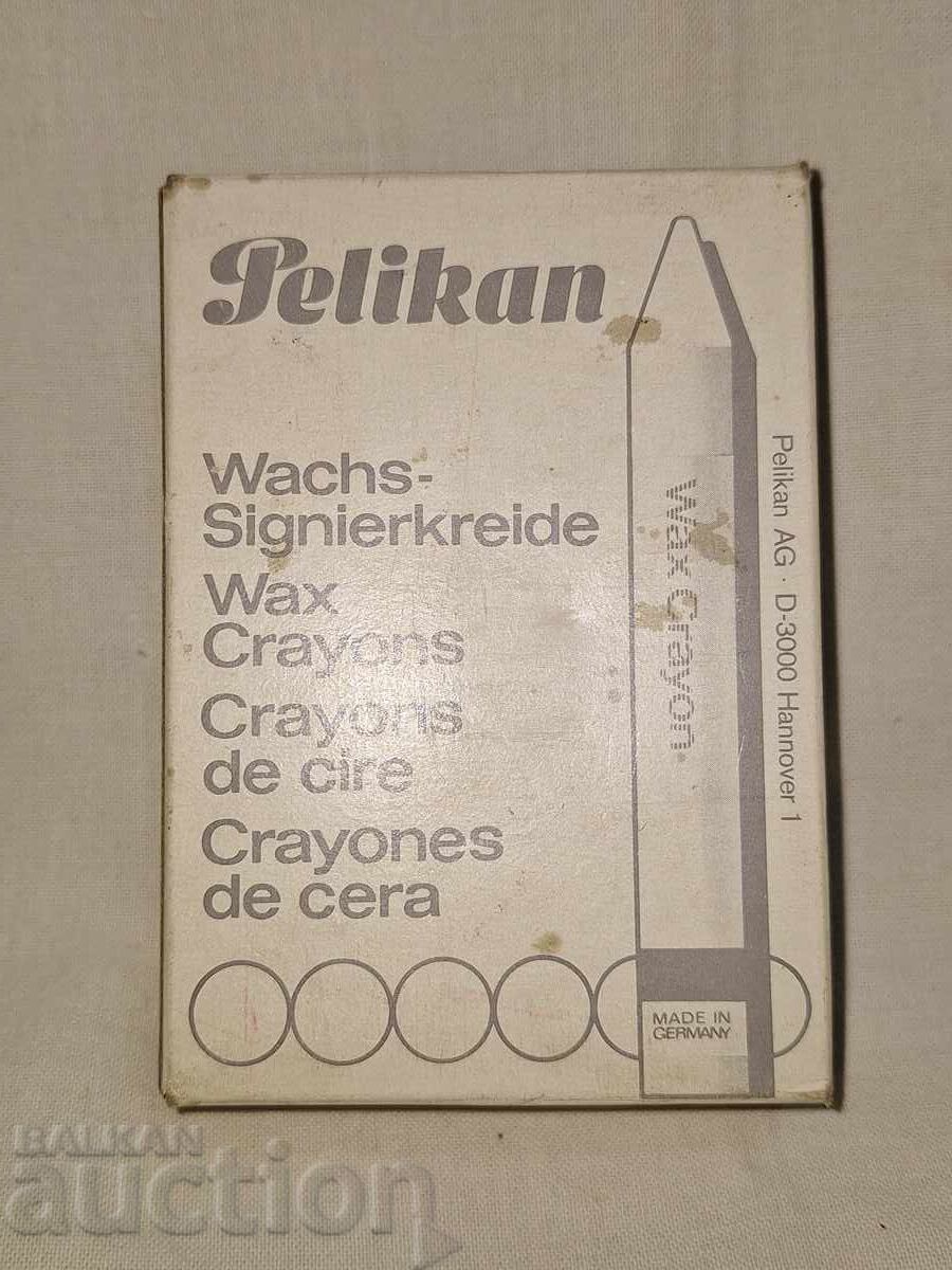 Cutie veche cu creioane cerate--Pelikan cu preț € 15.00 | 29.34 BGN
