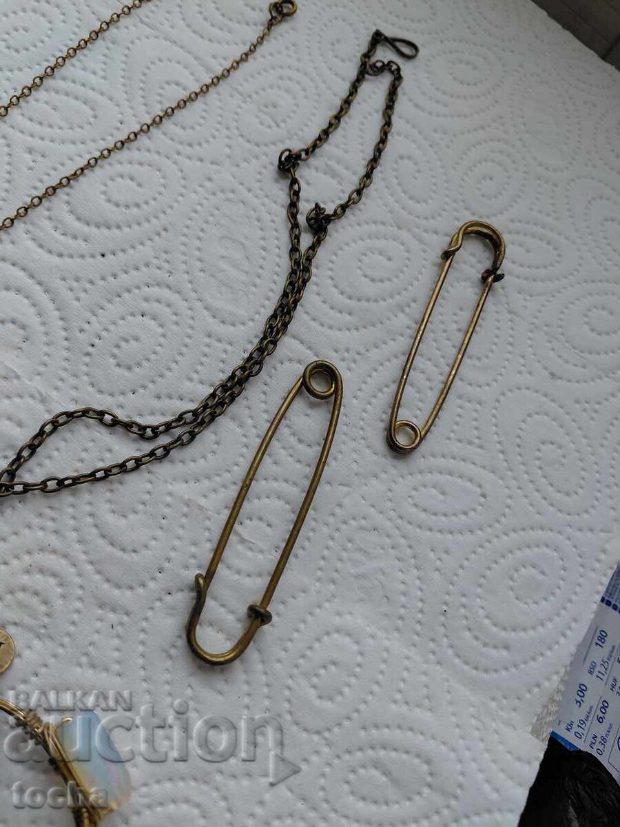Auction Old jewelry, whole and parts, lot four Auction Old jewelry, whole and parts, lot four