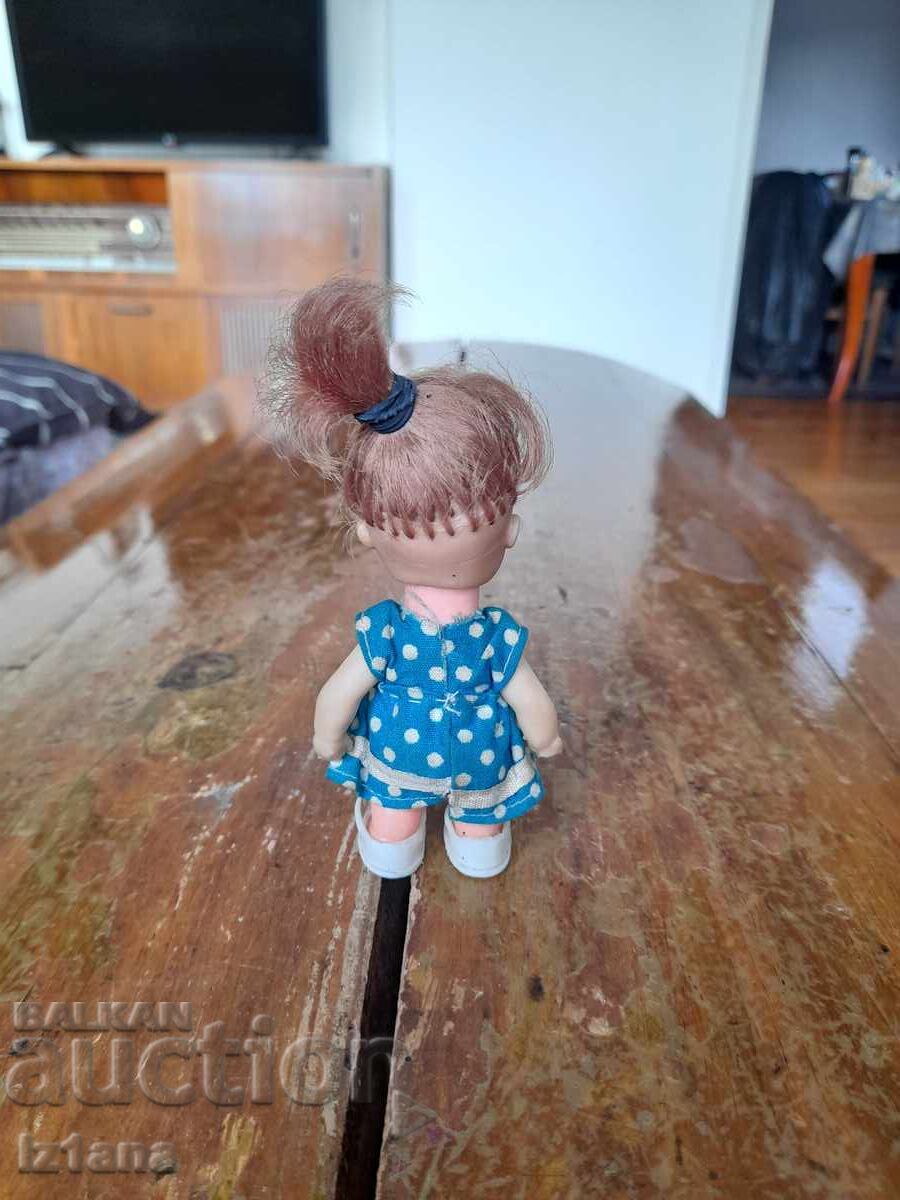 Păpușă veche cu preț € 18.00 | 35.21 BGN