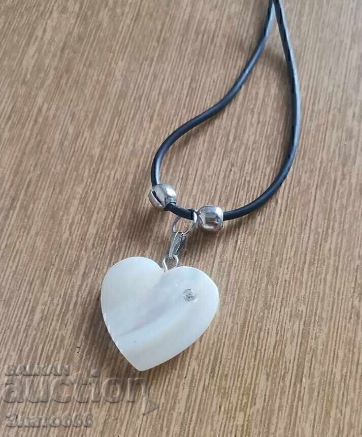 Colier, bijuterie cu preț € 3.00 | 5.87 BGN