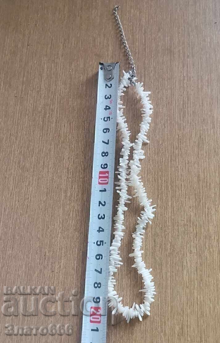 Дамско колие, бижу от бели корали с цена € 3.00 | 5.87 лв. Дамско колие, бижу от бели корали с цена € 3.00 | 5.87 лв.