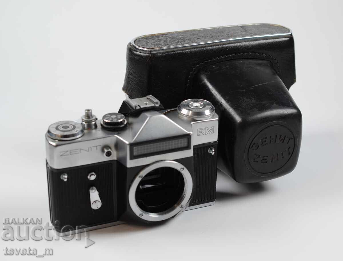 Фотоапарат ЗЕНИТ ЕМ СССР - тяло