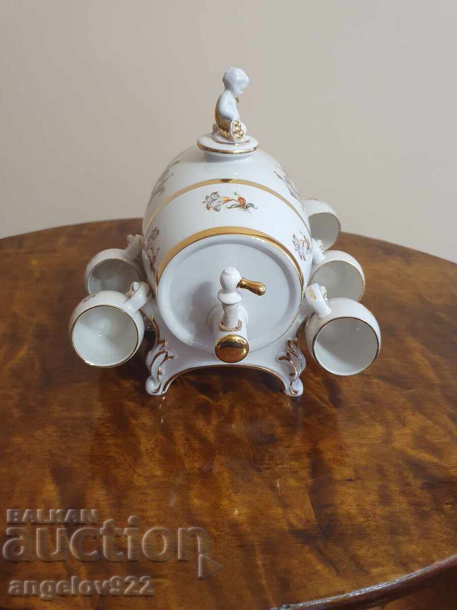 Аукцион Красиво порцеланово буренце с 5 броя чашки!!! Аукцион Красиво порцеланово буренце с 5 броя чашки!!!