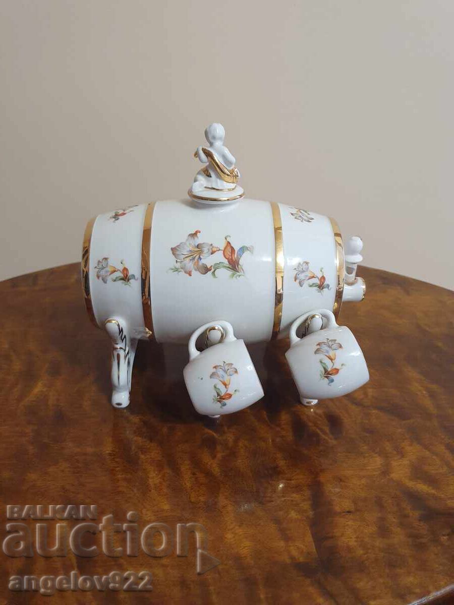 Доставка на Красиво порцеланово буренце с 5 броя чашки!!! Доставка на Красиво порцеланово буренце с 5 броя чашки!!!