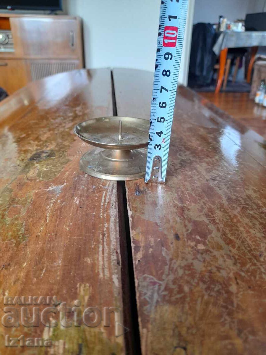 Suport de lumânare vechi cu preț € 14.00 | 27.38 BGN Suport de lumânare vechi cu preț € 14.00 | 27.38 BGN