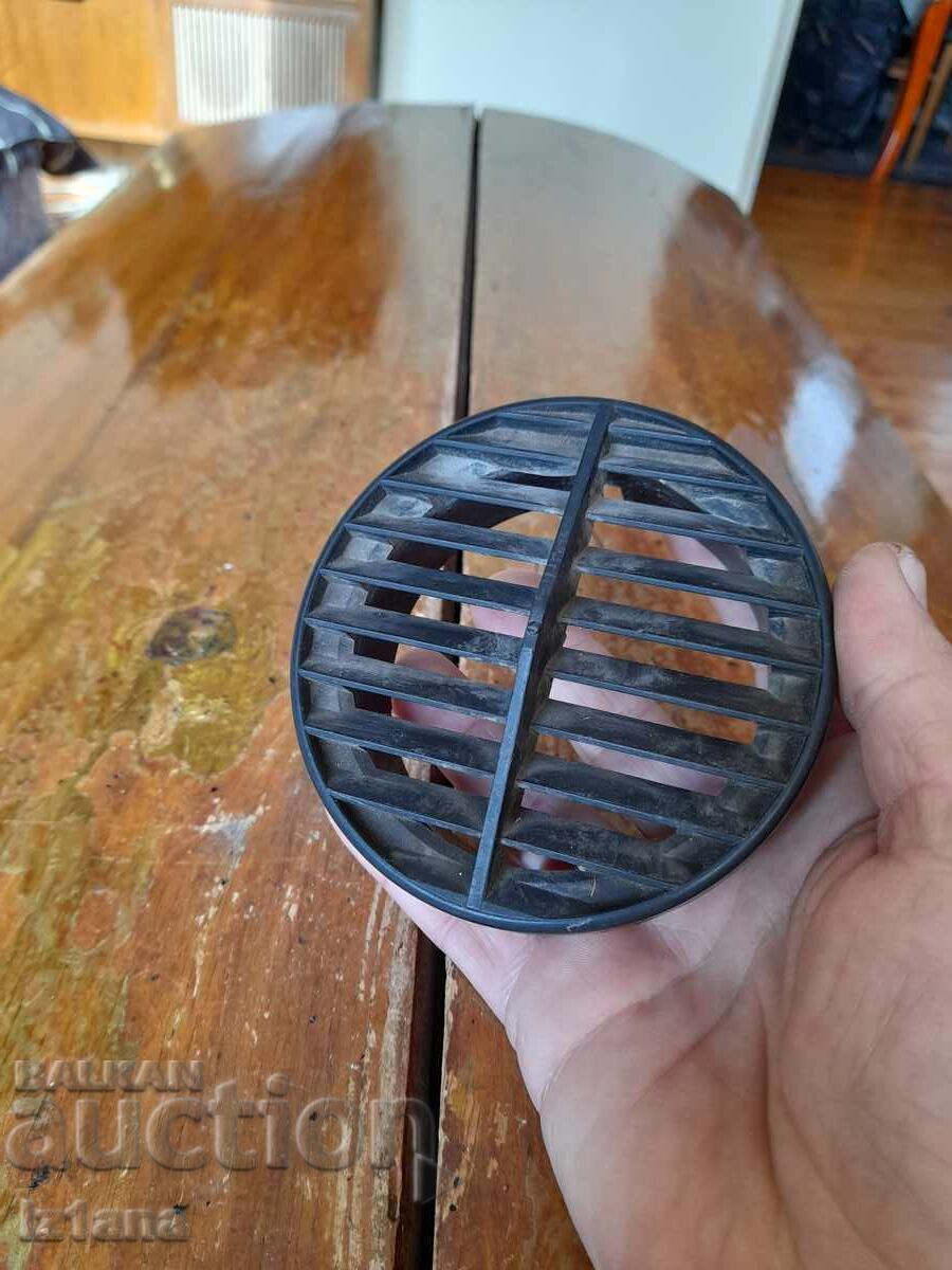 Old air duct grille for Moskvich with price € 22.00 | 43.03 BGN Old air duct grille for Moskvich with price € 22.00 | 43.03 BGN