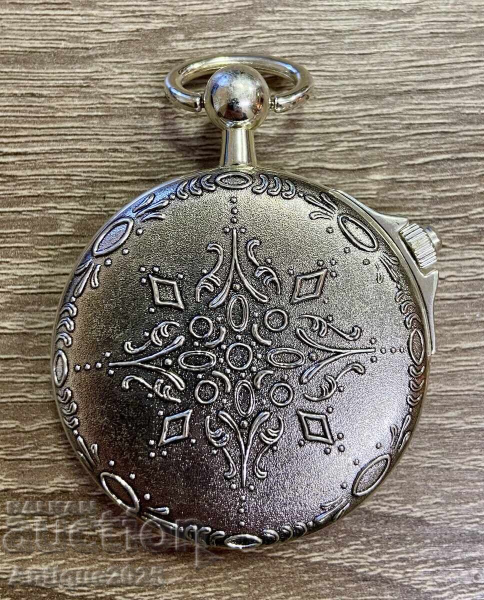 Механичен джобен часовник The Heritage Collection „Emerald“ с цена € 20.00 | 39.12 лв.