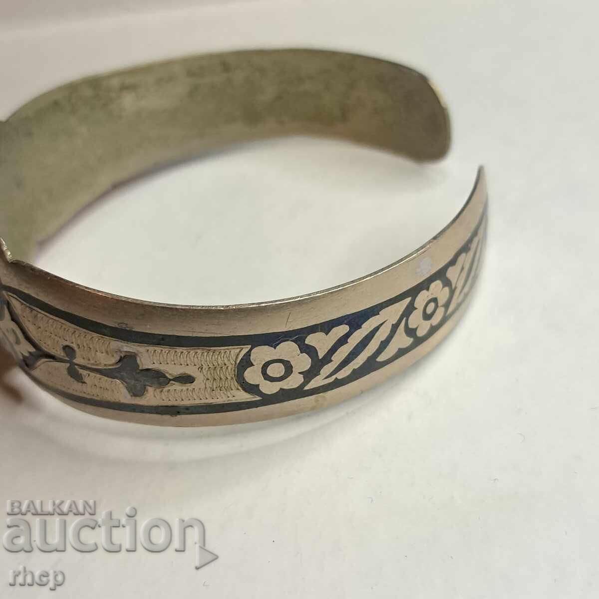 Licitație Brățară veche cu email negru Licitație Brățară veche cu email negru