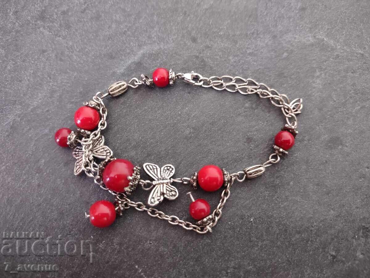 Гривна с пеперудки, много свежа с цена € 20.00 | 39.12 лв.