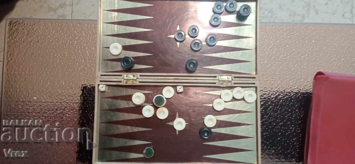 Delivery of Magnetic board from the 70s