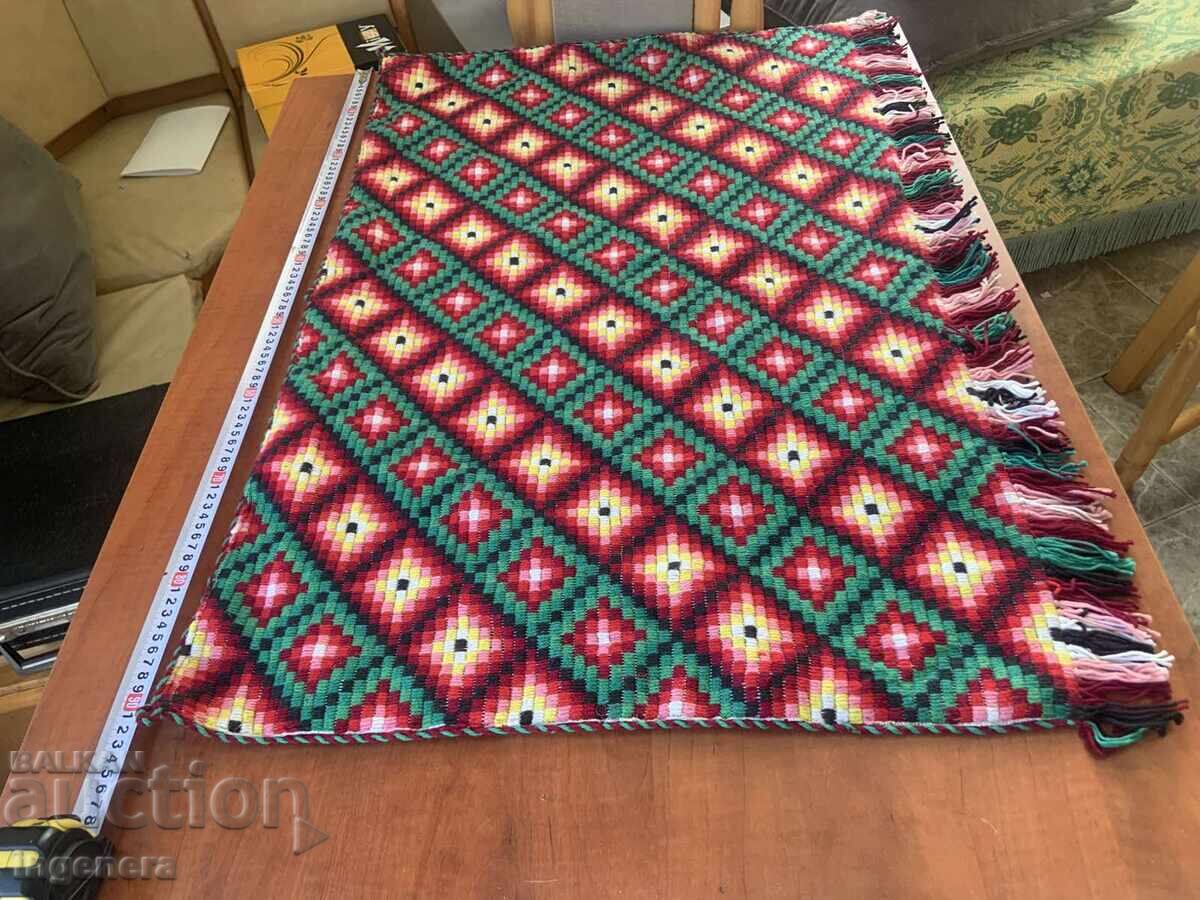 ΧΕΙΡΟΠΟΙΗΤΟ ΧΑΛΙ ΑΠΟ ΤΗΝ ΕΠΟΧΗ ΤΟΥ ΣΟΣΙΑΛΙΣΜΟΥ με τιμή € 9.00 | 17.60 BGN