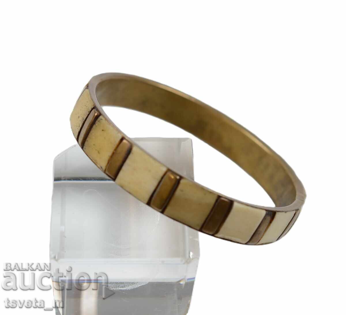 Γρίβνα από μπρούντζο και μαργαριτάρι