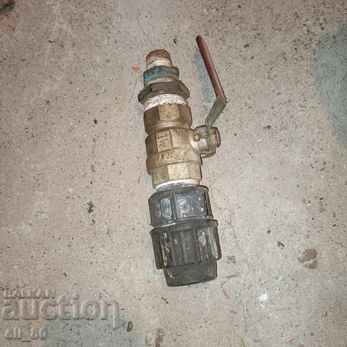 Βαλβίδα διακοπής ίντσα και τέταρτο, λειτουργεί άψογα με τιμή € 3.00 | 5.87 BGN Βαλβίδα διακοπής ίντσα και τέταρτο, λειτουργεί άψογα με τιμή € 3.00 | 5.87 BGN