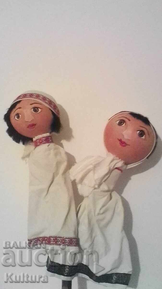 ТЕАТРАЛЕН ДЕКОР И КУКЛИ-ГЕРОИ / за ползване или колекция с цена € 990.00 | 1936.27 лв. ТЕАТРАЛЕН ДЕКОР И КУКЛИ-ГЕРОИ / за ползване или колекция с цена € 990.00 | 1936.27 лв.