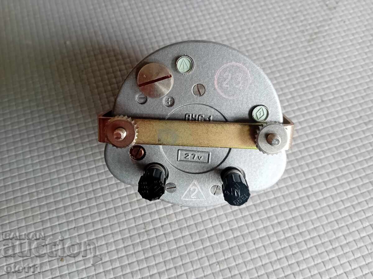 Auction  AIRCRAFT CLOCK FIGHTER MIG - USSR