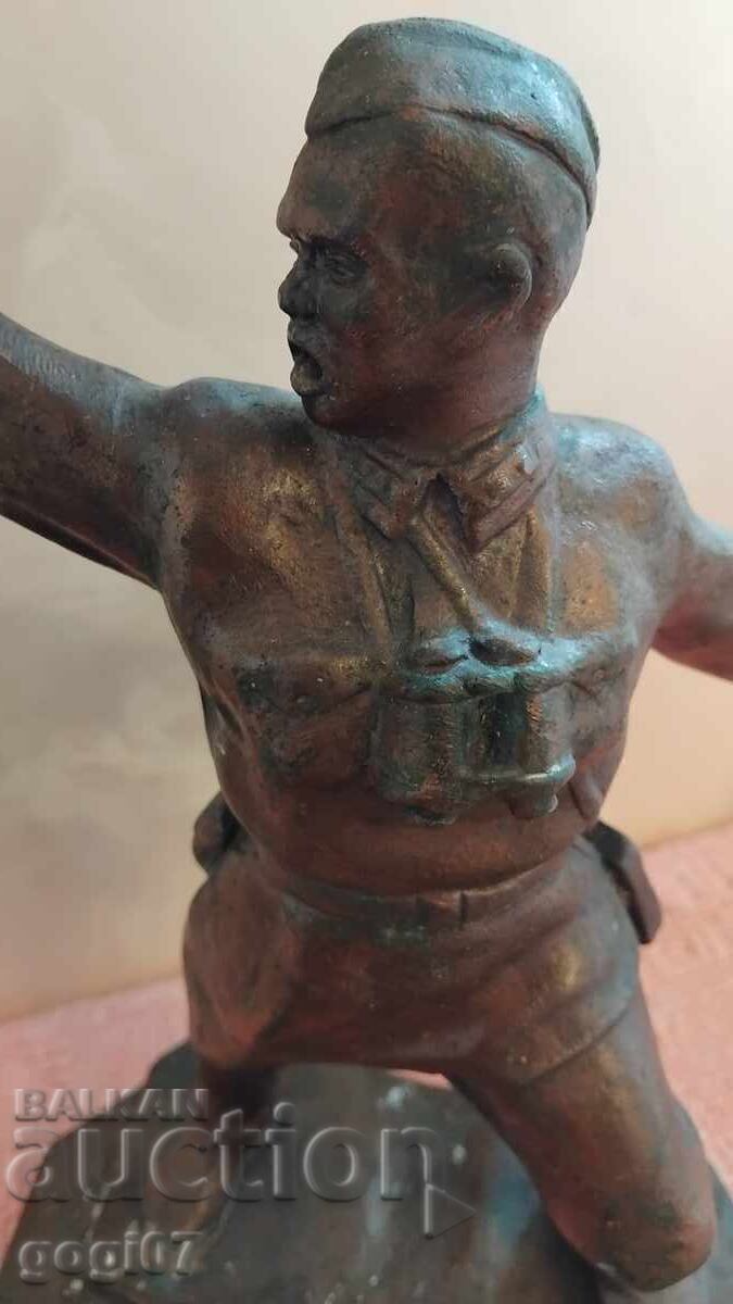 Sculpture Russian soldier in attack USSR with price € 650.00 | 1271.29 BGN