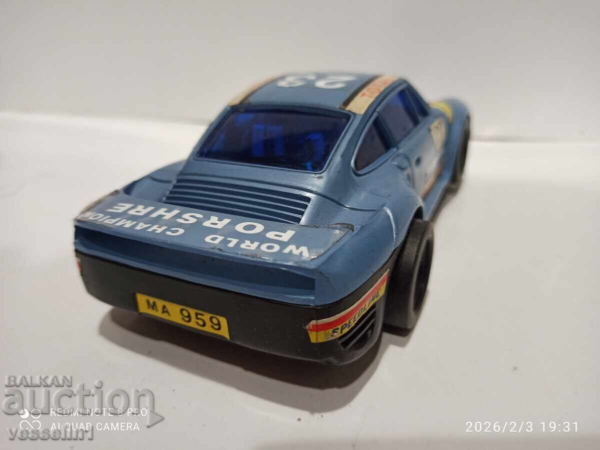 Licitație Mașinuță de jucărie veche cu baterii Porsche 959turbo rară