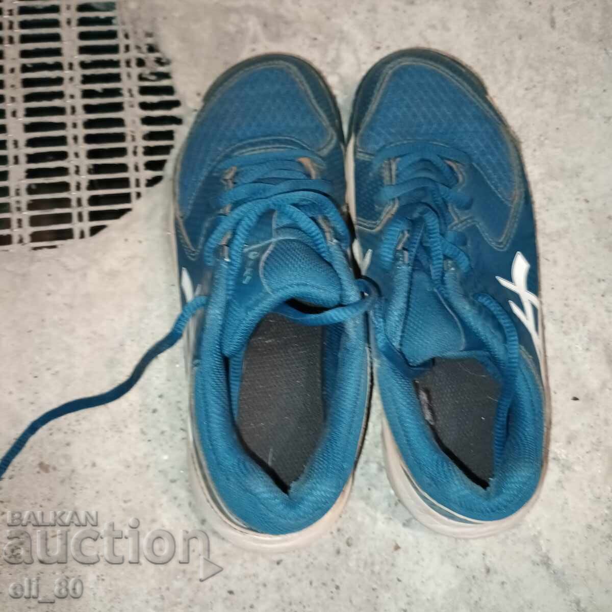 Licitație Adidași nr. 36