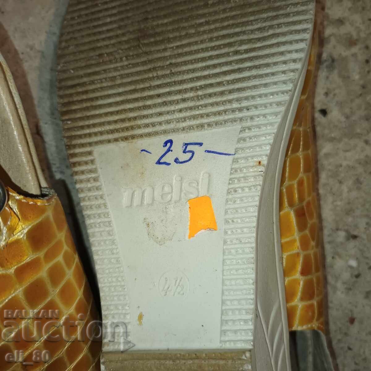 Pantofi originali germani nr. 38 cu preț € 1.00 | 1.96 BGN