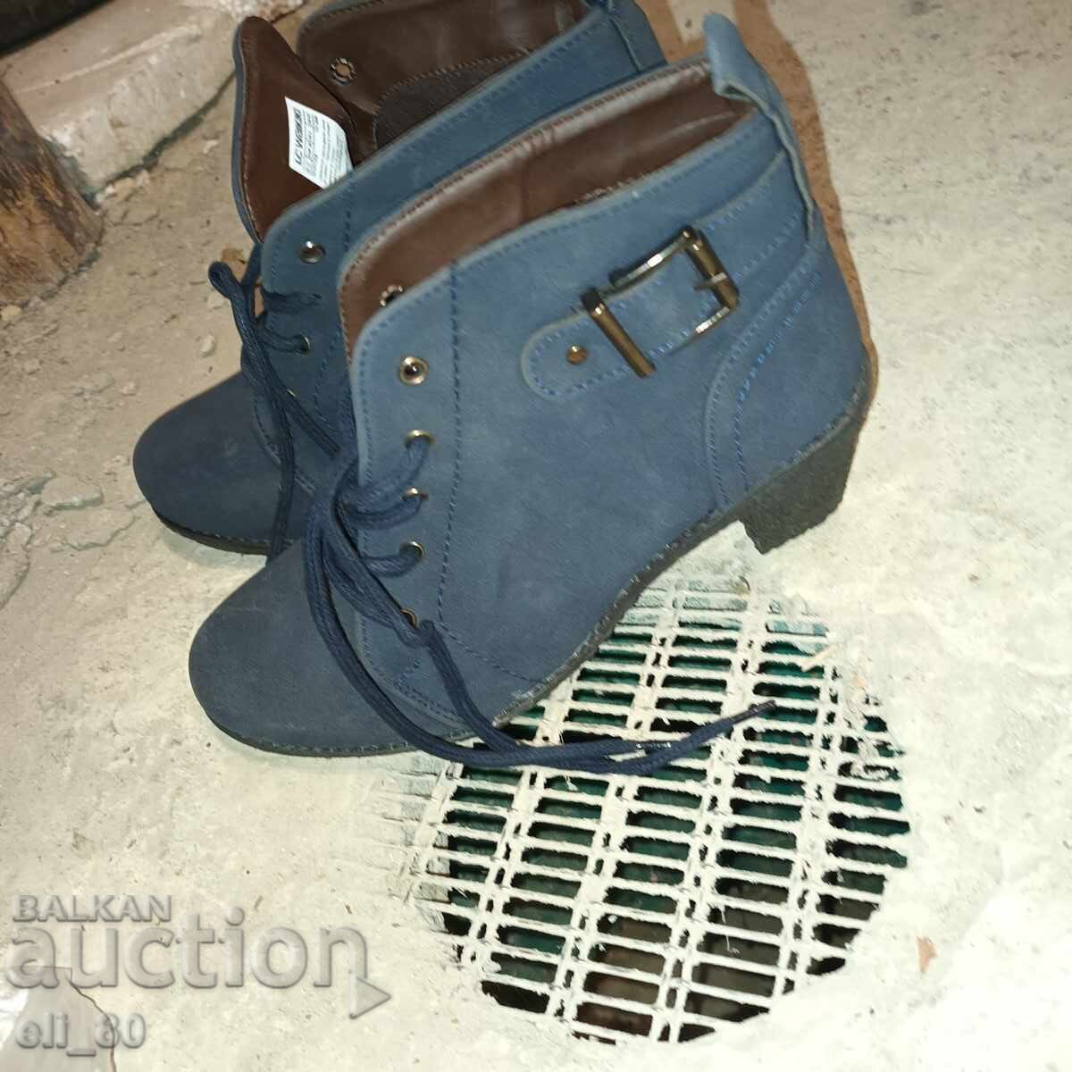 Pantofi noi, mărimea 37