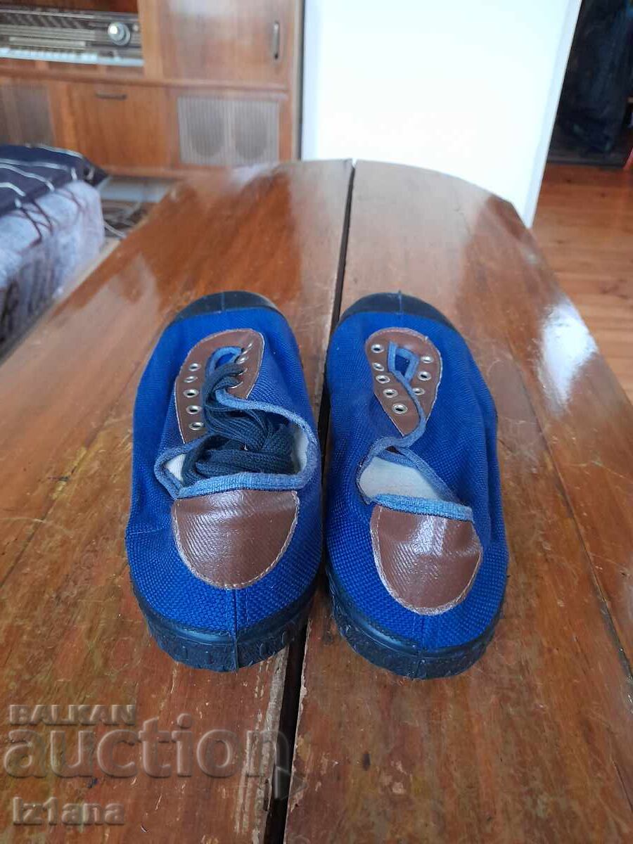 Ghete de fotbal vechi cu preț € 43.00 | 84.10 BGN