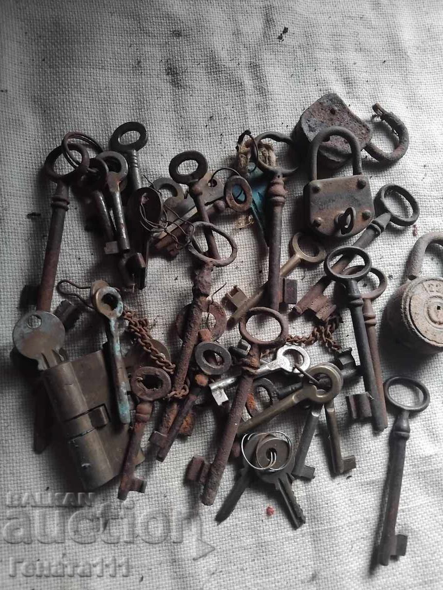 Chei vechi, lacăte