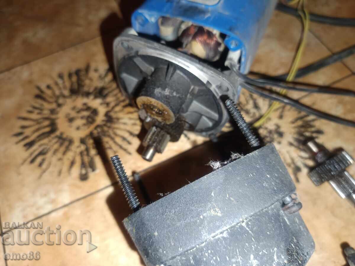 Mașină B.Z.C cu preț € 1.00 | 1.96 BGN