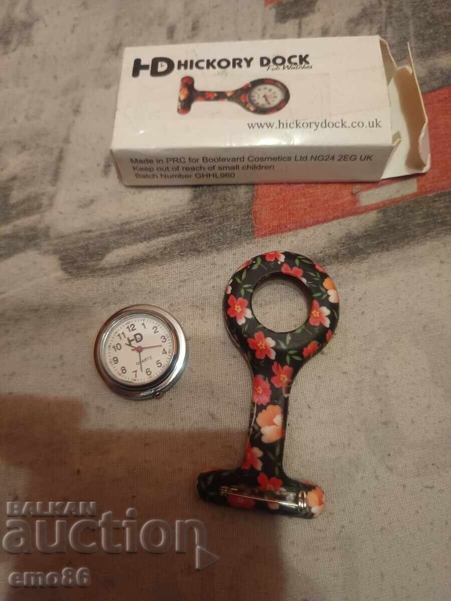 Hickory Dock кварцов часовник за закачане Б.З.Ц. с цена € 2.00 | 3.91 лв.