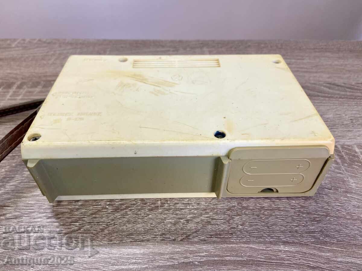 Доставка на Винтидж електромегафон „ЕХО“ с микрофон „Октава“, СССР Доставка на Винтидж електромегафон „ЕХО“ с микрофон „Октава“, СССР