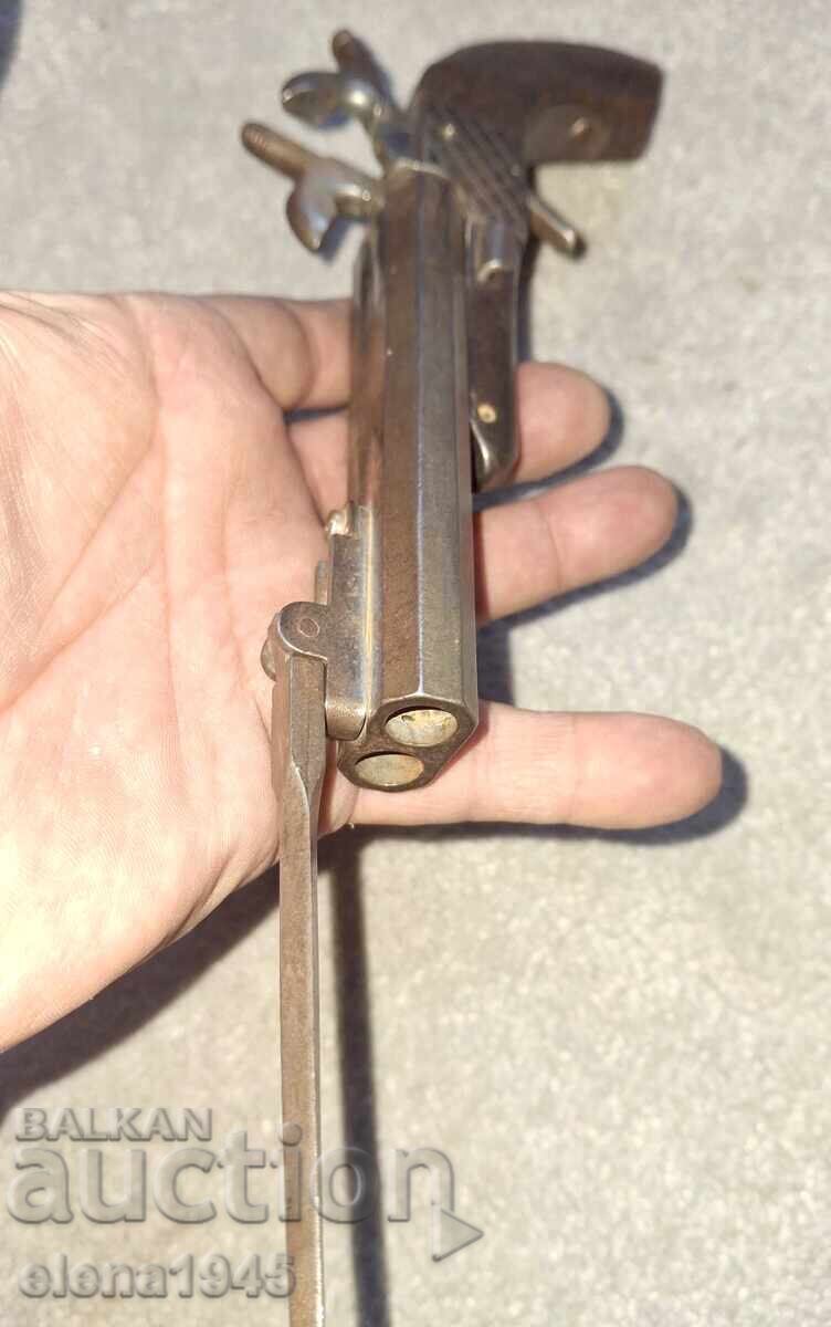 Викториански пистолет с цена € 300.00 | 586.75 лв.