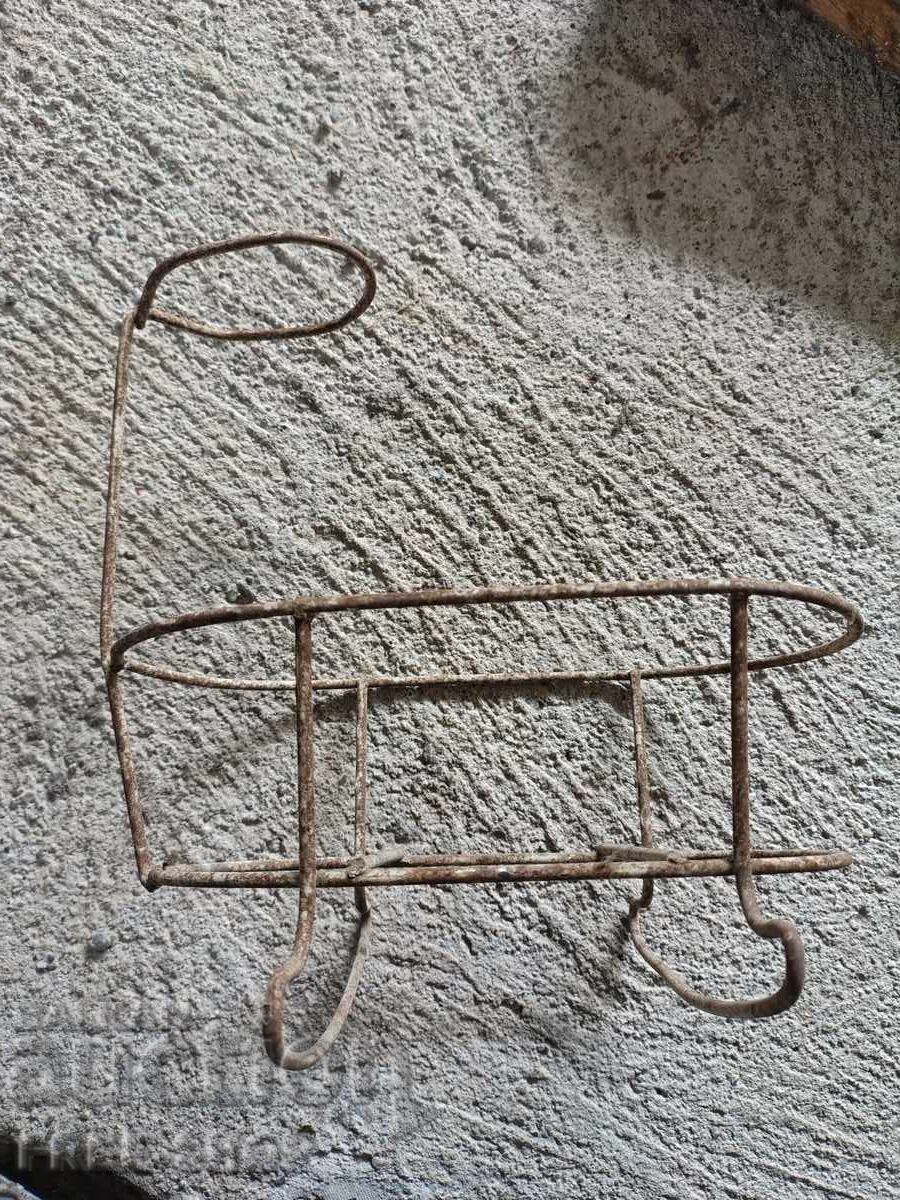 Pătuț vechi pentru păpușă cu preț € 3.99 | 7.80 BGN