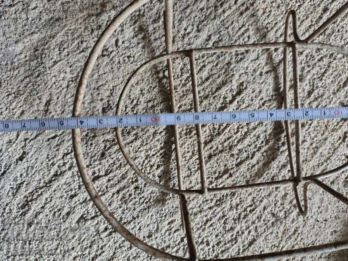 Licitație Pătuț vechi pentru păpușă