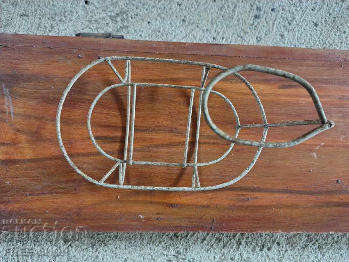 Livrarea Pătuț vechi pentru păpușă