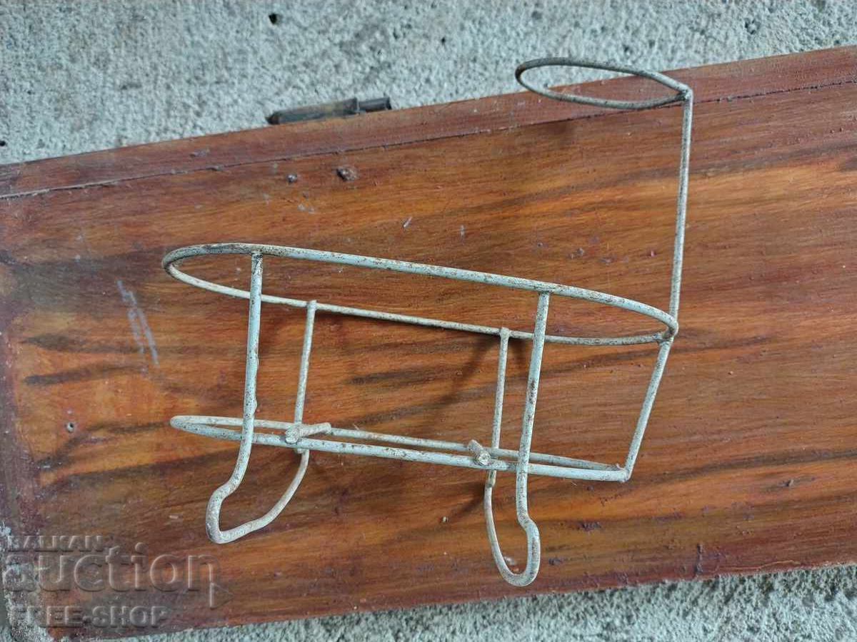 Pătuț vechi pentru păpușă