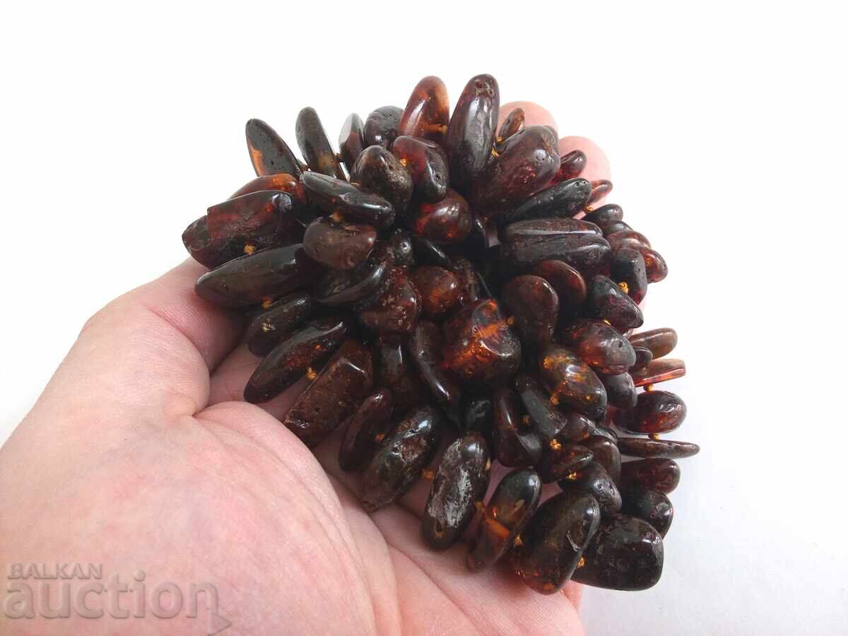 Παράδοση Κολιέ από πολύ σπάνιο, βαθυκόκκινο Βαλτικό κεχριμπάρι