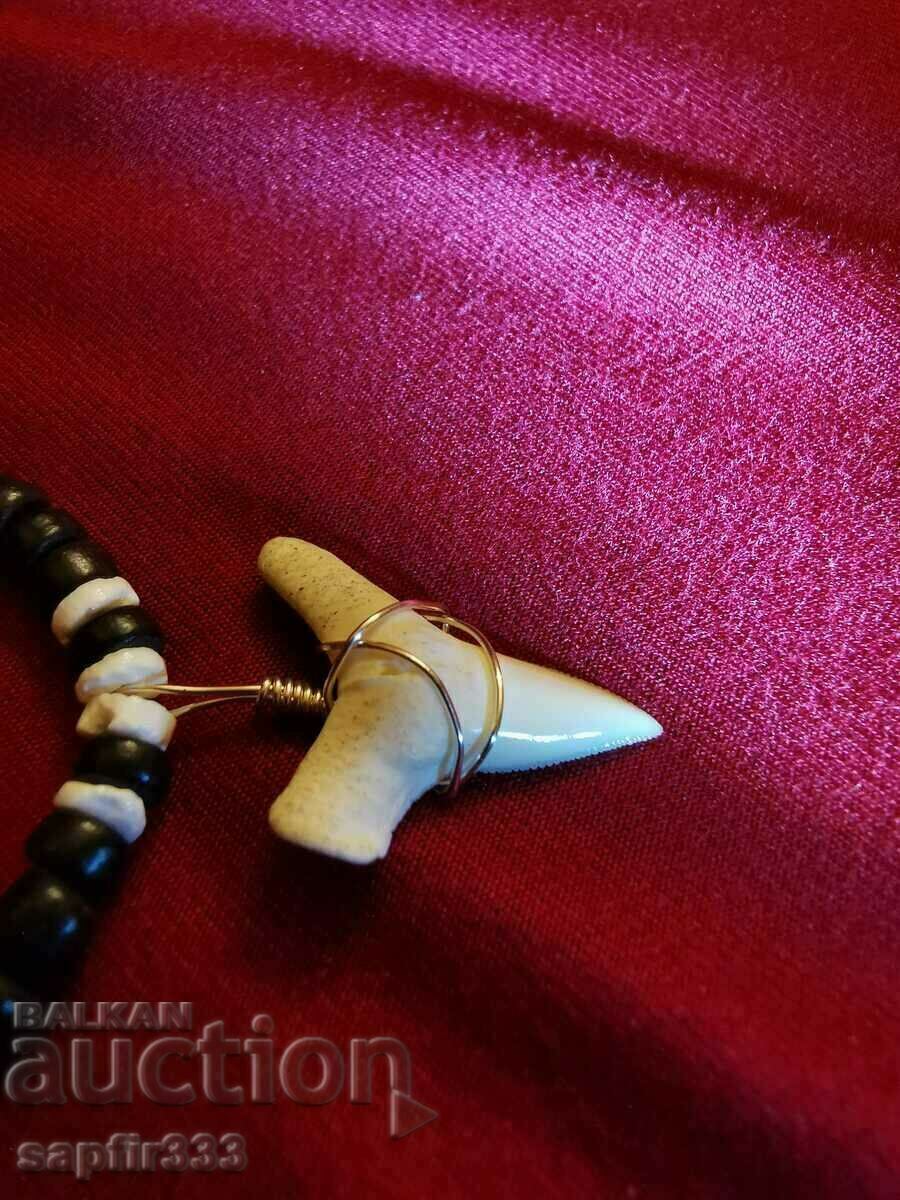 УНИКАЛЕН ГЕРДАН ЗЪБ АКУЛА