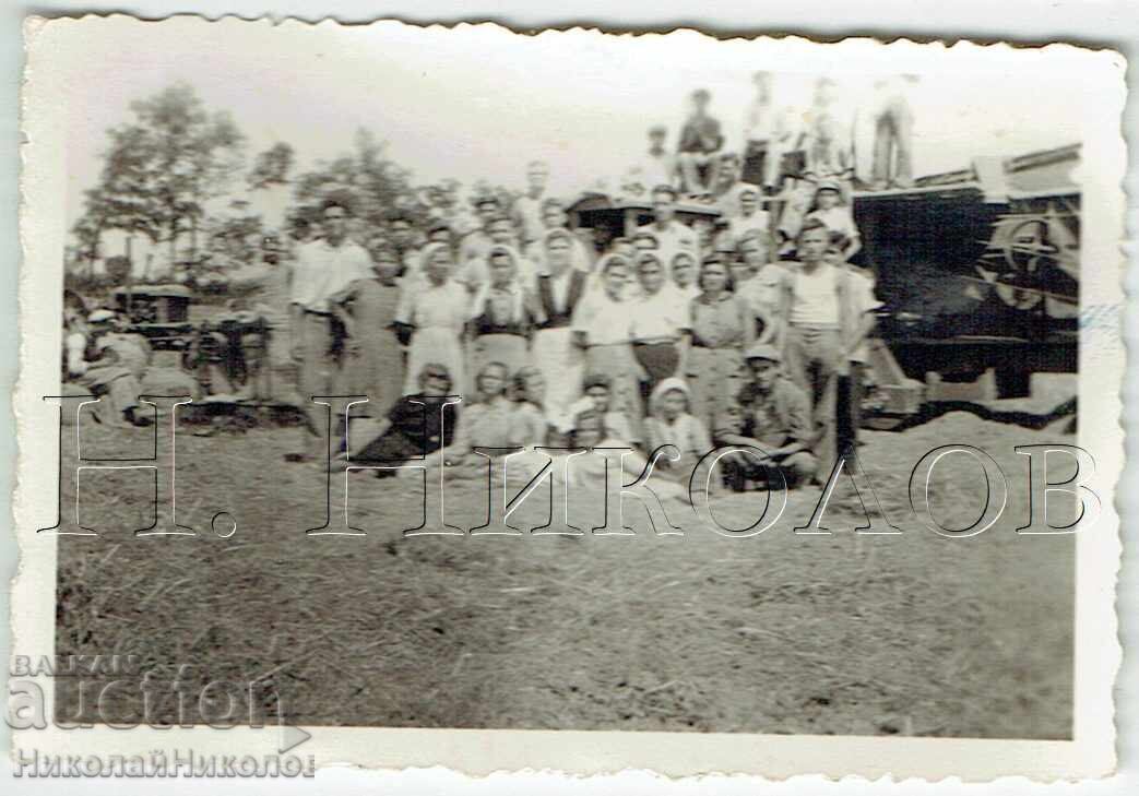 1951 FOTOGRAFIE MICĂ VECHE GLAVINIȚA SILISTRA E966 1951 FOTOGRAFIE MICĂ VECHE GLAVINIȚA SILISTRA E966