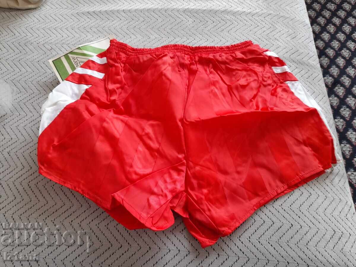 Παλιό ανδρικό αθλητικό παντελόνι, σορτς με τιμή € 24.00 | 46.94 BGN