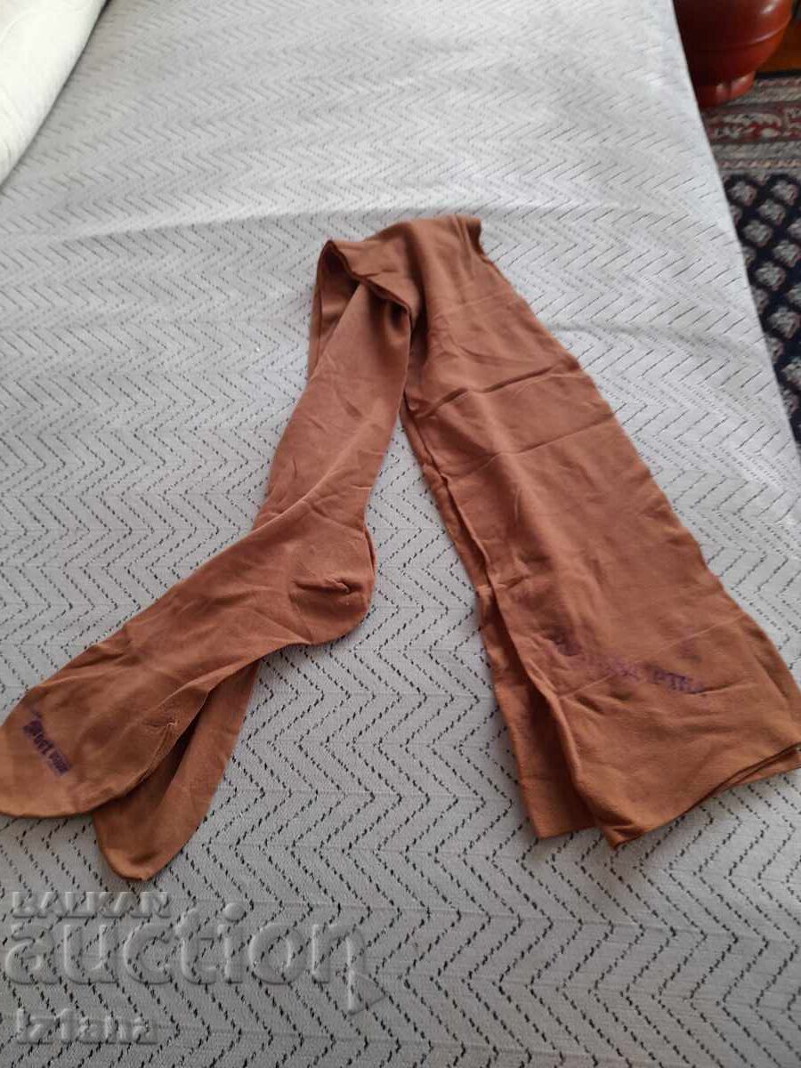 Delivery of Old Women's Ribbed Socks