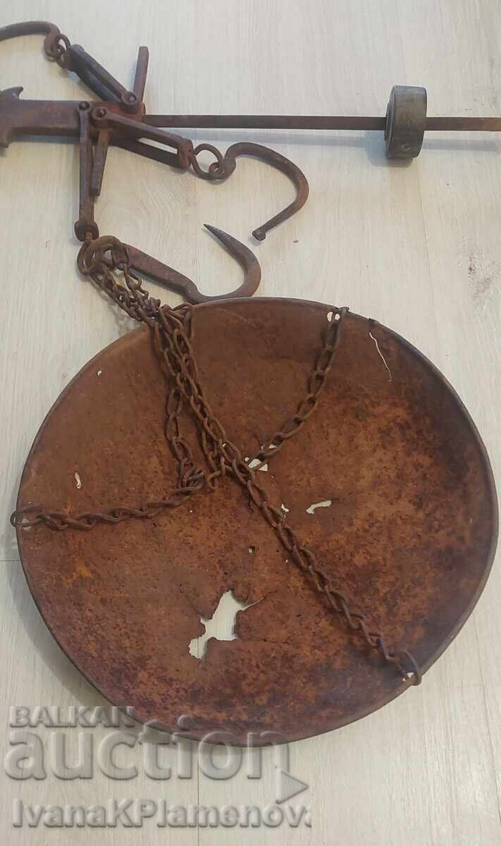 Auction  Retro balance scale for connoisseurs