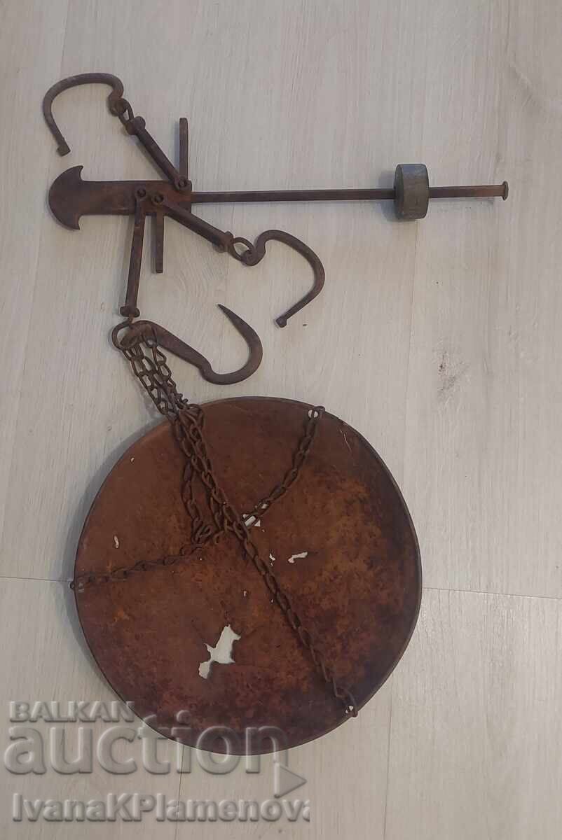 Retro balance scale for connoisseurs