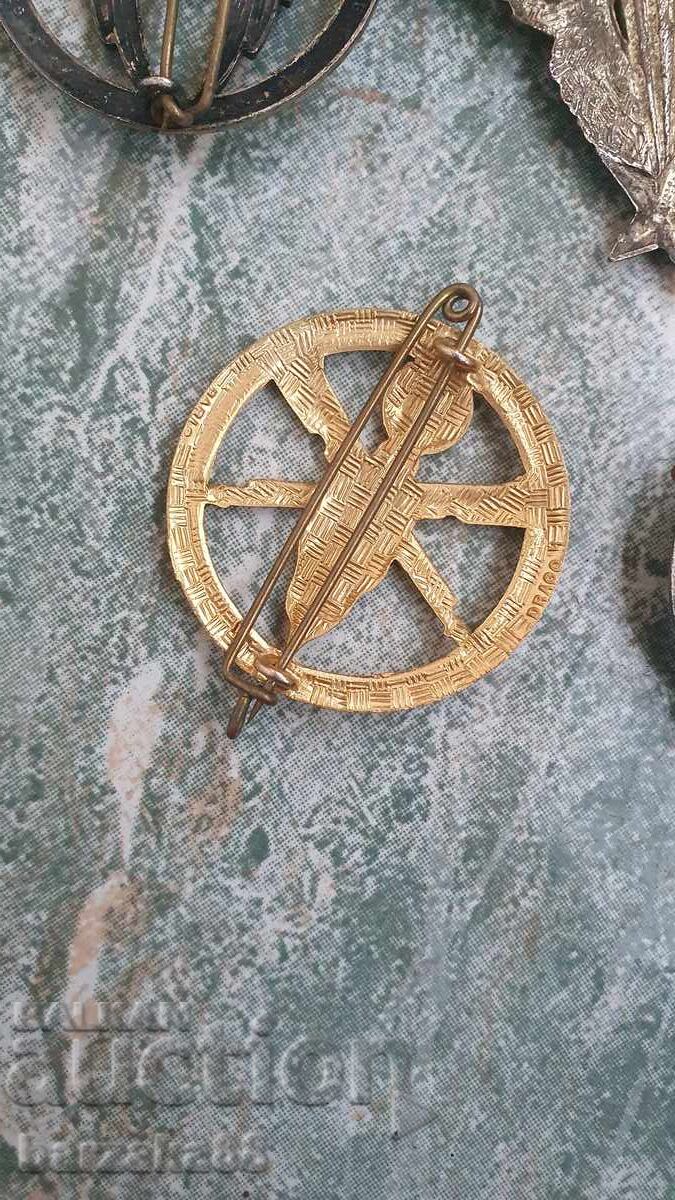 Delivery of Old badges and other 9 pieces