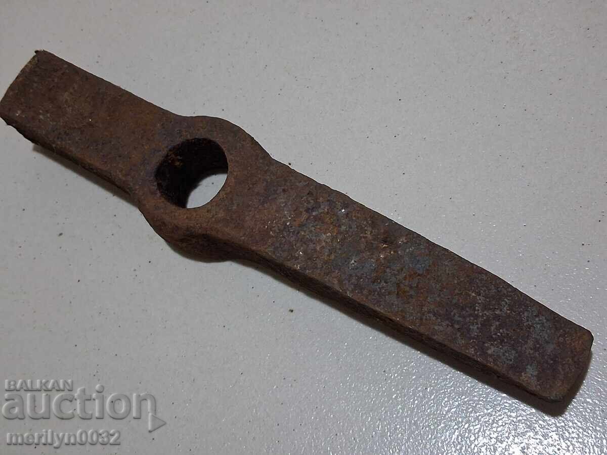 Аукцион Стар каменарски чук, инструмент, кирка Аукцион Стар каменарски чук, инструмент, кирка