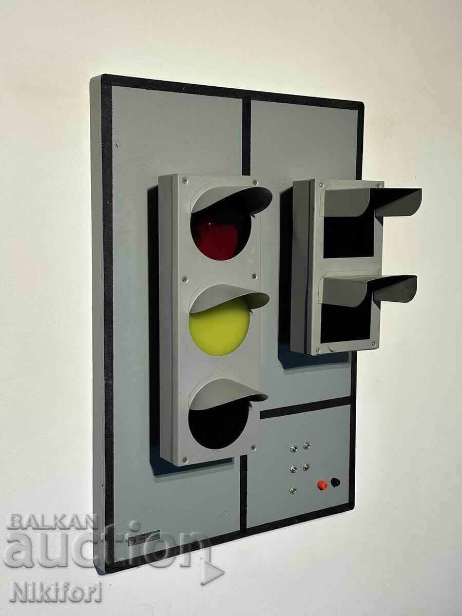 Social Educational Traffic Light Semaphore